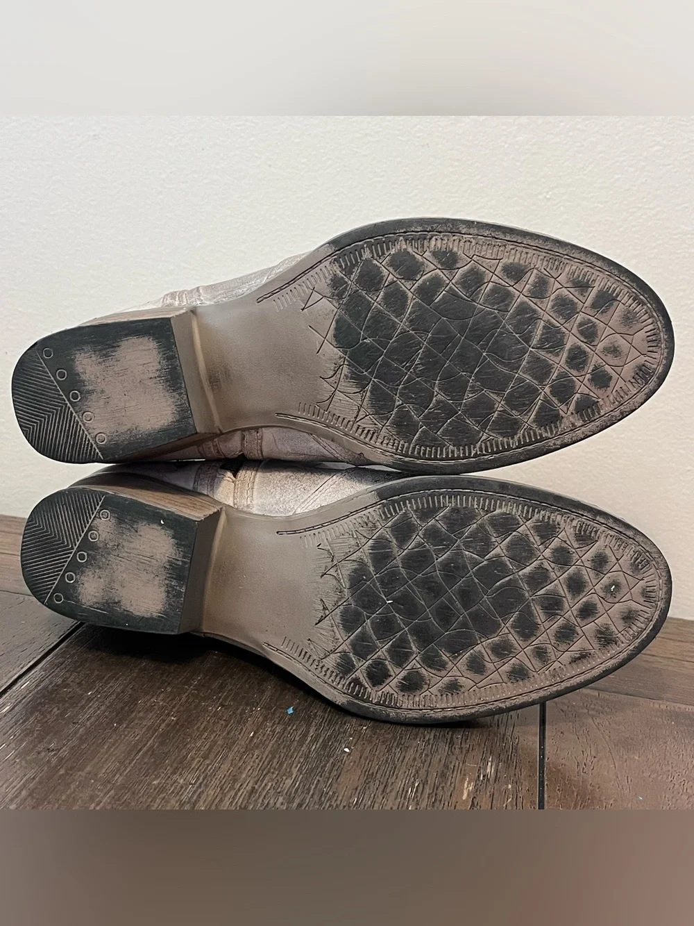 Sterling River Western Embroidered Distressed Booties Womens 8.5